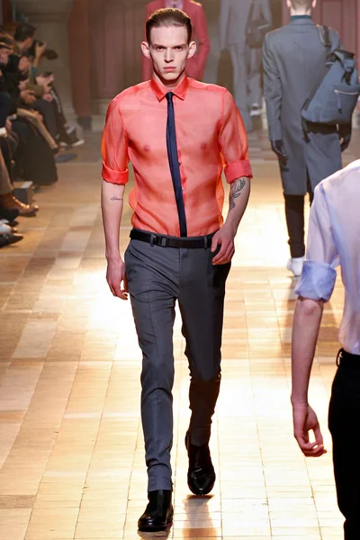 Look 37